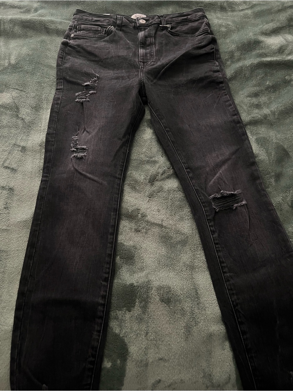 Forever 21 Women's Black Distressed Skinny Jeans